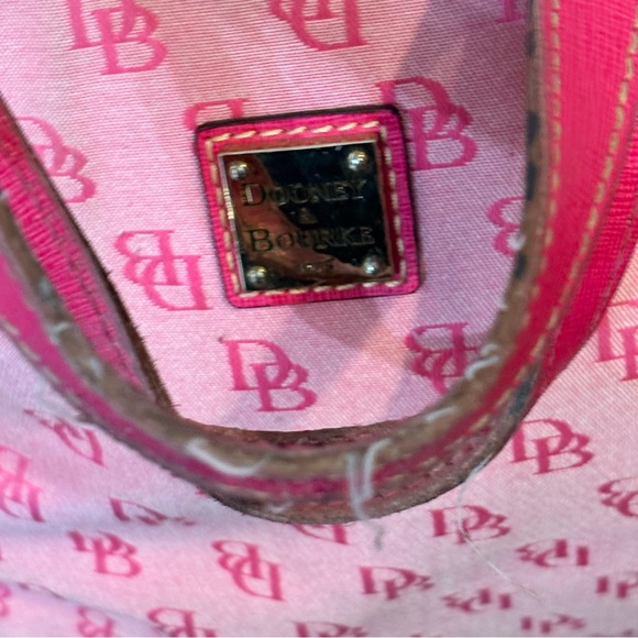 DOONEY & BOURKE Monogram
Signature Charleston Shopper Bag
Pink Canvas READ - Picture 6 of 14